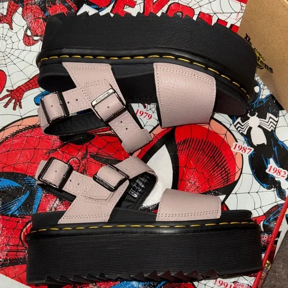 Dr. Martens Vintage Taupe Color 🪐 Platform Sandals with Black Sole - Picture 5 of 9